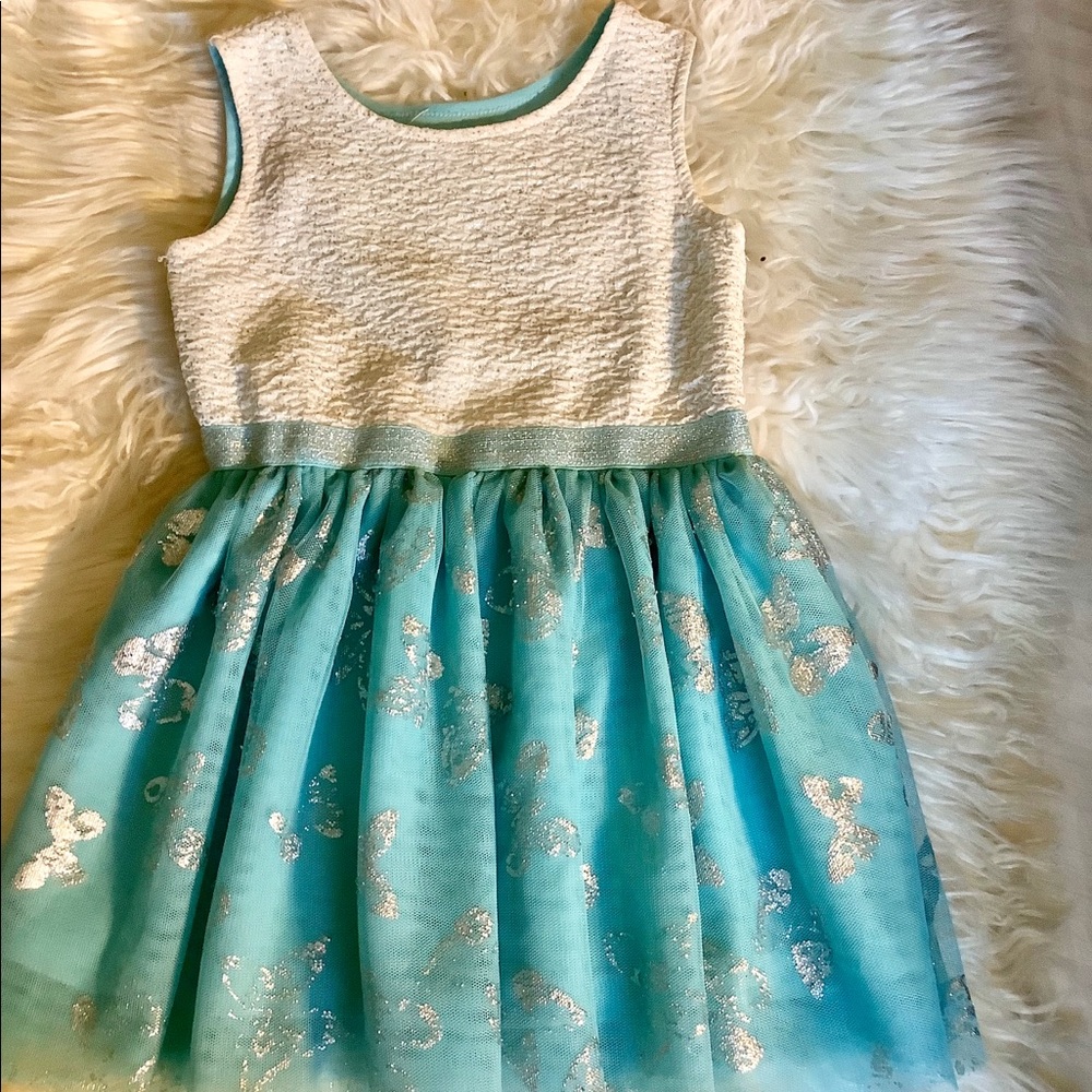 🌵 2 Girls size 2T dresses.